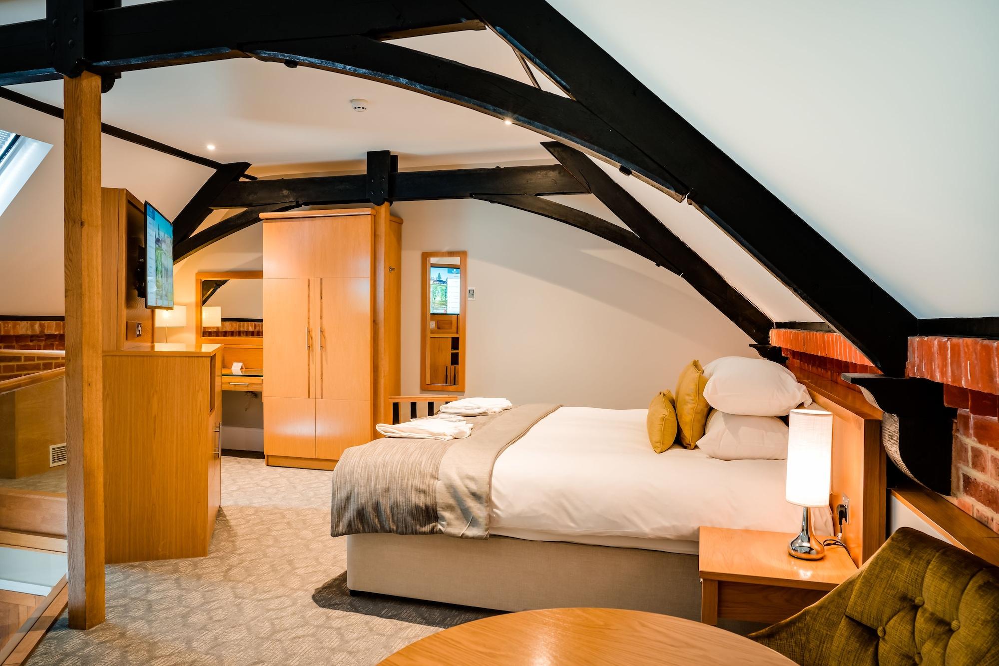 Oakley Hall Hotel Бэйсингсток Экстерьер фото
